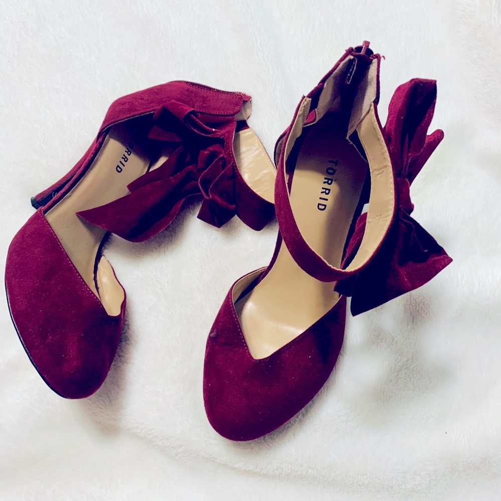 Torrid size 8 bow burgundy heels pumps
